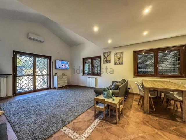 Casa in vendita a Axa, Roma Capitale