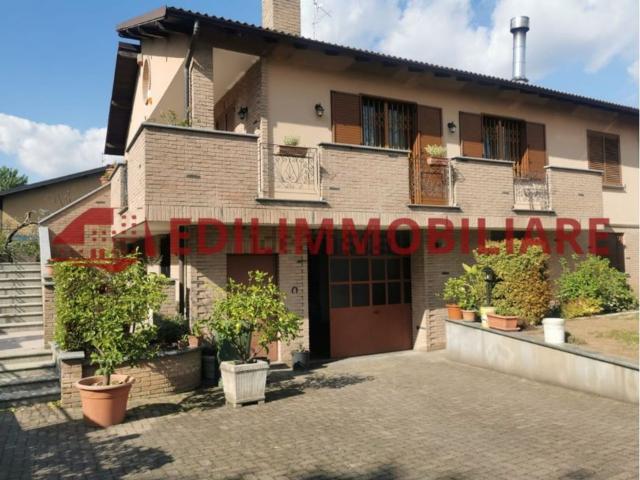 Casa in vendita a Solaro, Lombardia