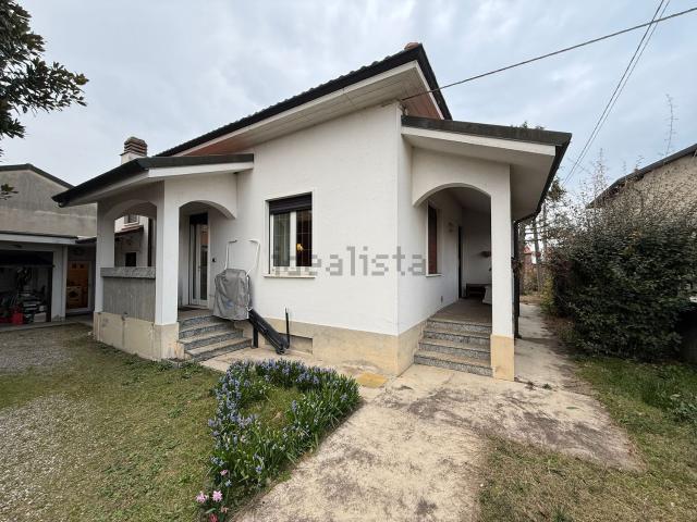 Casa in vendita a Lonate Pozzolo, Lombardia