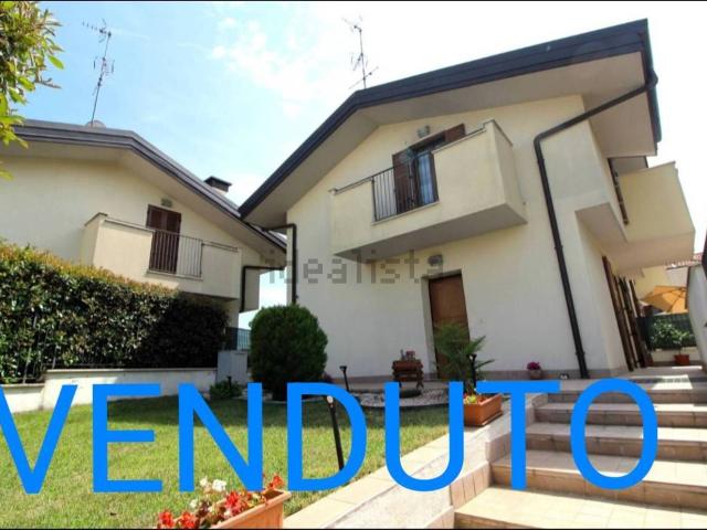 Casa in vendita a Pogliano Milanese, Lombardia