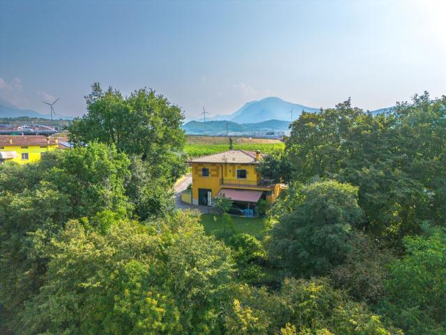 Casa in vendita a Affi, Veneto