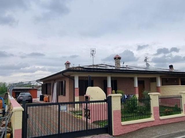Casa in vendita a Spessa, Lombardia