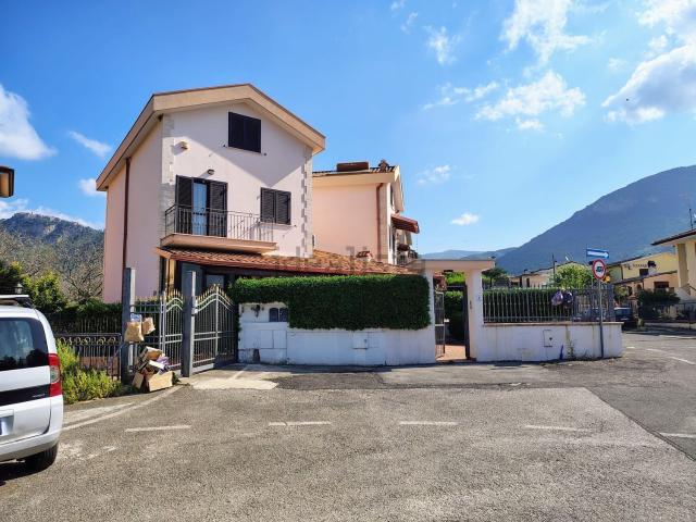 Casa in vendita a Sermoneta, Lazio