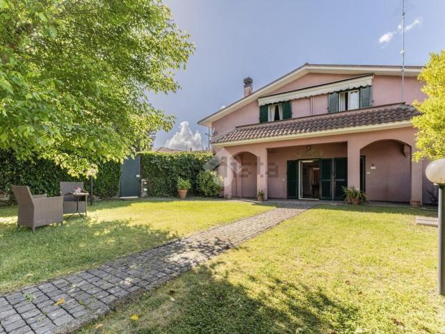 Casa in vendita a Caprarola, Lazio
