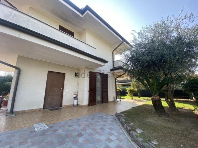 Casa in vendita a Motta Visconti, Milano