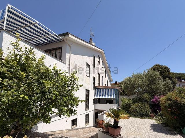 Casa in vendita a Marina di Tor San Lorenzo, Ardea