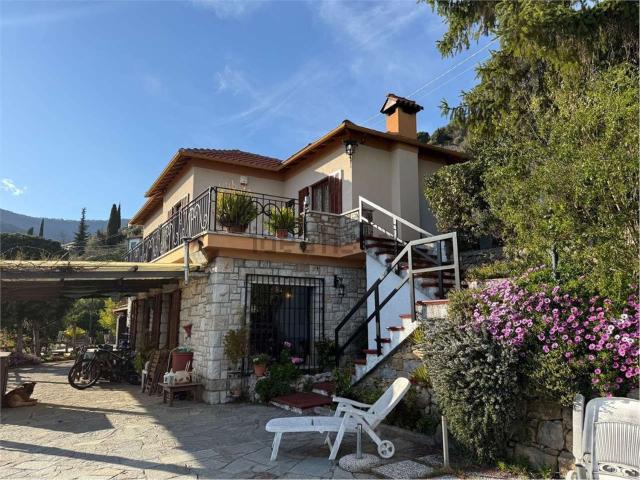 Casa in vendita a Suseneo, San Remo