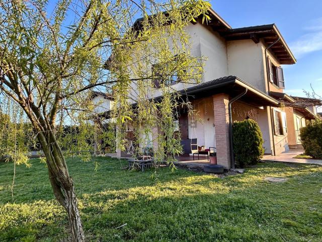 Casa in vendita a Zerbolò, Lombardia