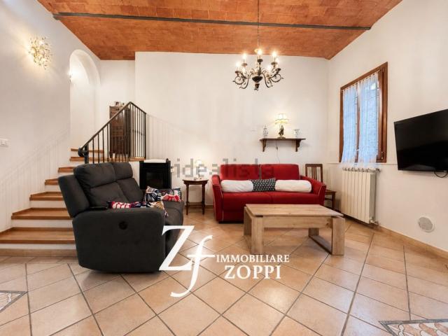 Casa in vendita a Mezzana, Prato