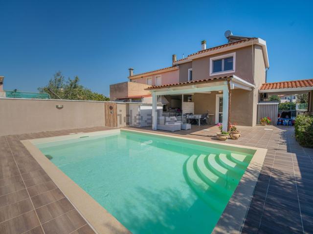 Casa in vendita a Residenza del Sole, Capoterra