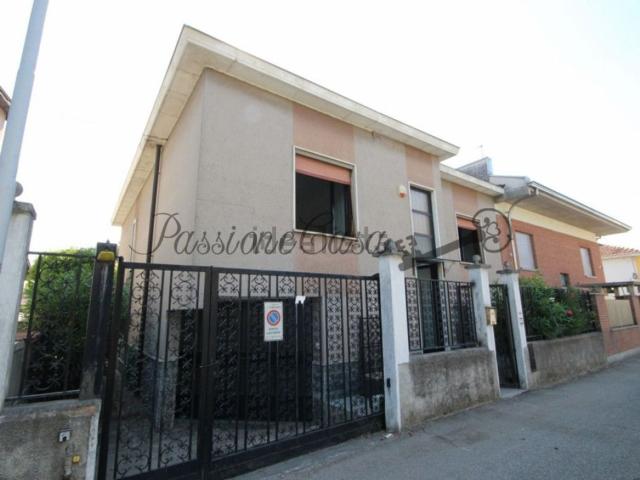 Casa in vendita a Vigevano, Lombardia
