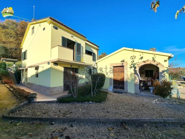 Casa in vendita a Castilenti, Abruzzo