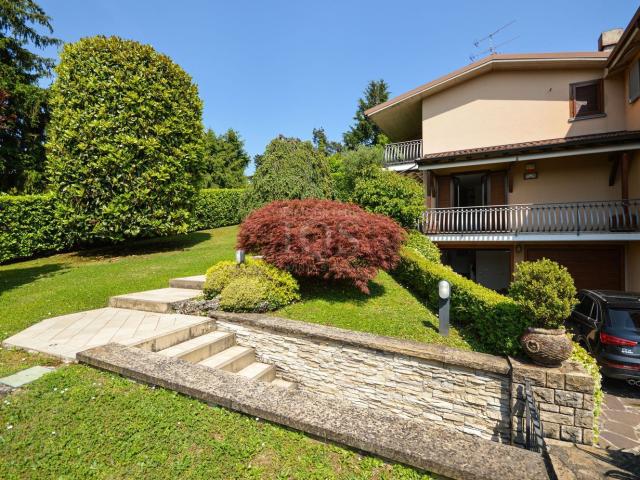 Casa in vendita a Villongo, Lombardia