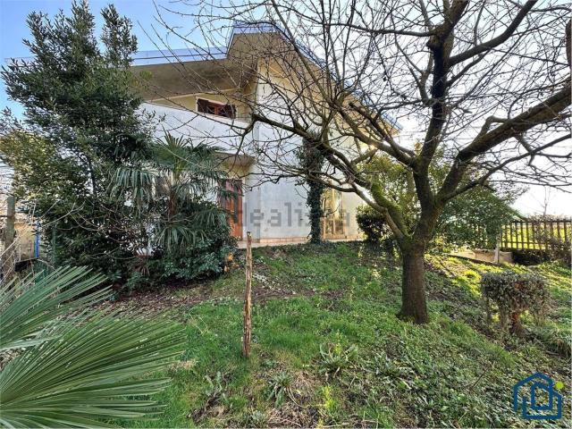 Casa in vendita a Castano Primo, Lombardia