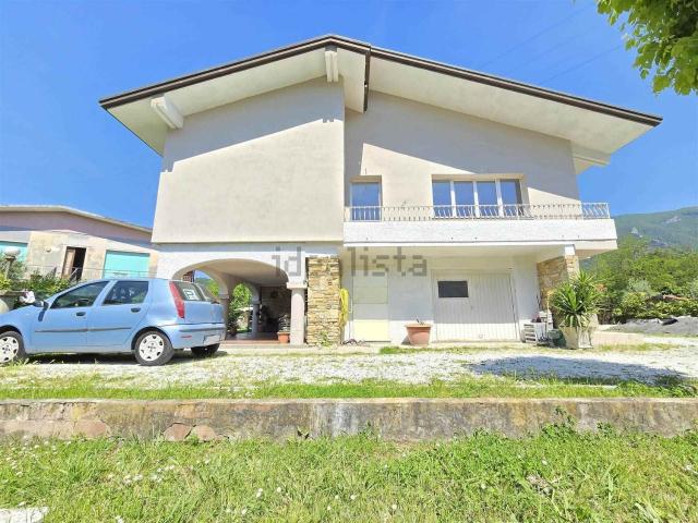Casa in vendita a Camaiore, Toscana