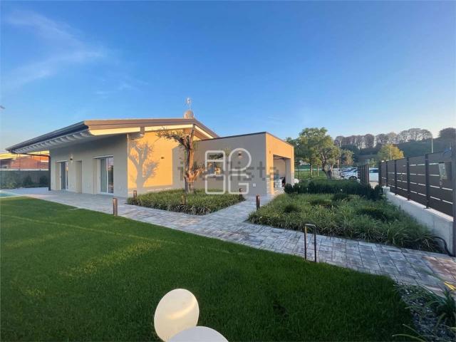 Casa in vendita a Castelnuovo Del Garda, Veneto