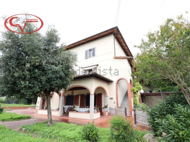 Casa in vendita a Montevarchi, Toscana