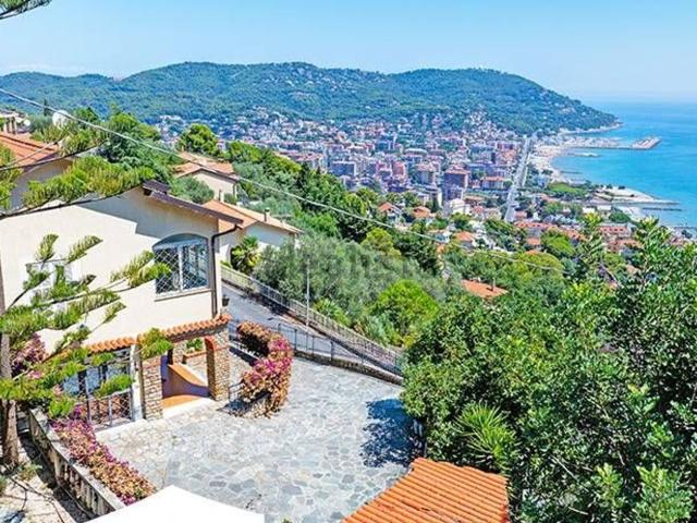 Casa in vendita a Andora, Liguria