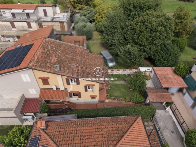 Casa in vendita a Vaiana, Forte dei Marmi