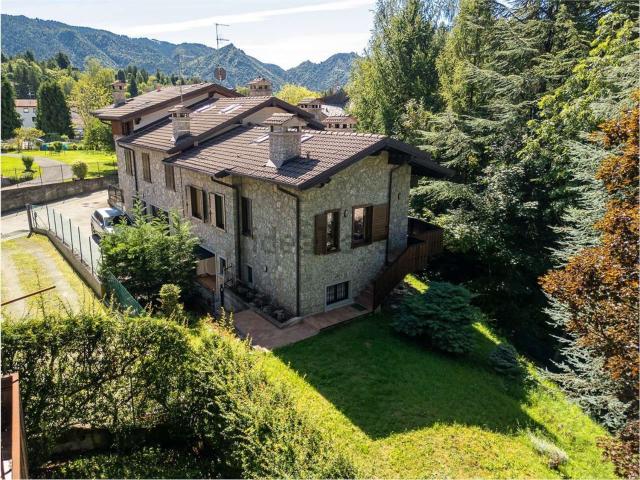 Casa in vendita a Dorga, Castione Della Presolana