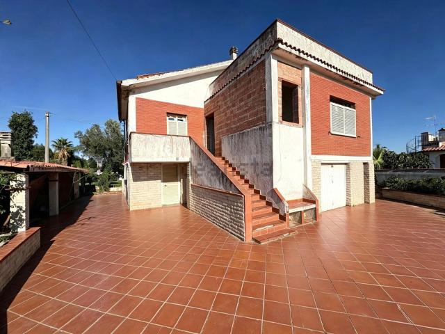 Casa in vendita a Sabaudia, Latina