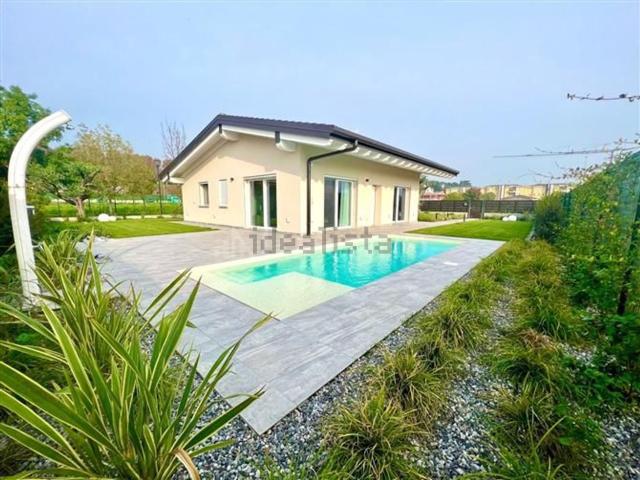Casa in vendita a Lonato, Lombardia