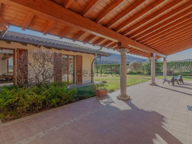 Casa in vendita a Caslino D'erba, Lombardia
