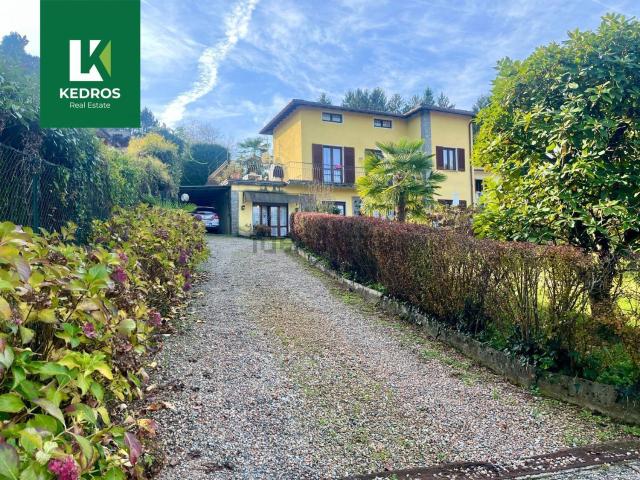 Casa in vendita a Comunità Montana del Piambello, Cadegliano