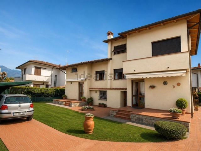 Casa in vendita a Tonfano, Toscana