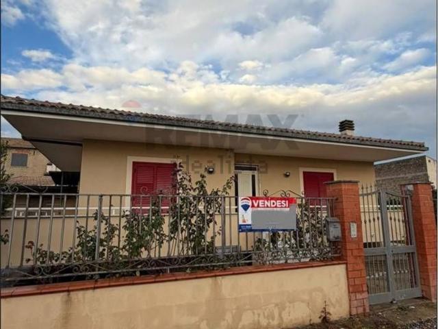 Casa in vendita a Carinola, Campania