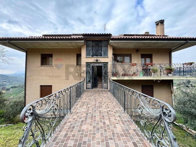 Casa in vendita a Santa Barbara, Chieti