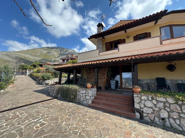 Casa in vendita a Itri, Lazio