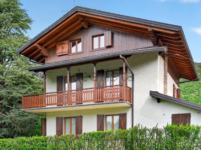 Casa in vendita a Dorga, Castione della Presolana