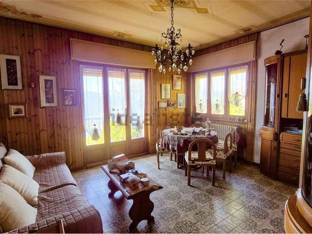Casa in vendita a Roncaccio, Bee