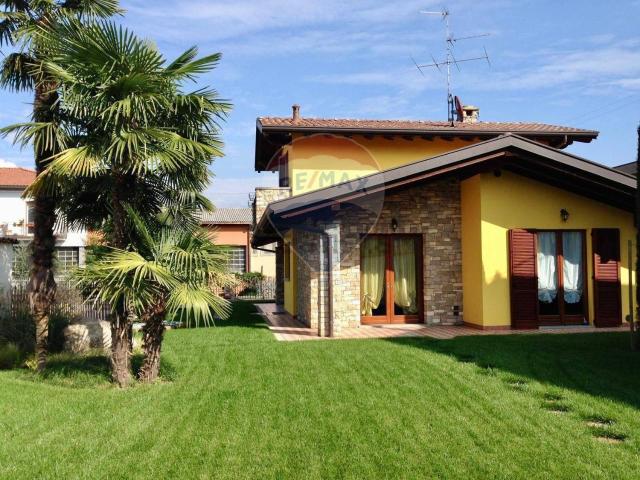 Casa in vendita a Prezzate, Mapello
