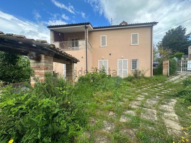 Casa in vendita a Teramo, Abruzzo