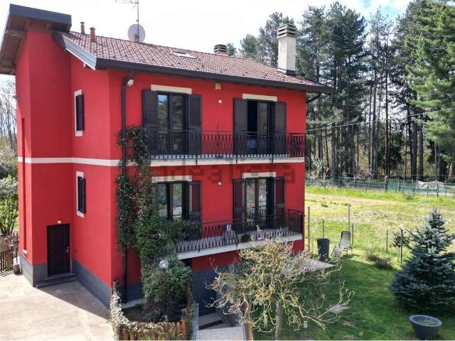 Casa in vendita a Tradate, Lombardia