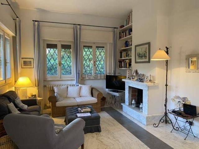 Casa in vendita a Roma Imperiale, Forte dei Marmi
