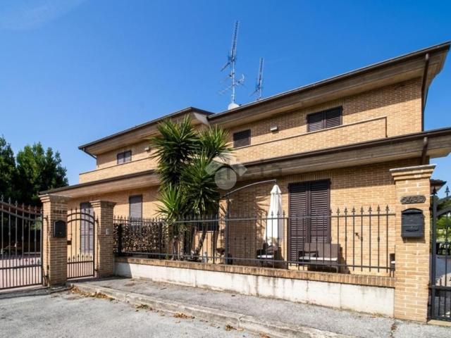 Casa in vendita a Marche, Fermo