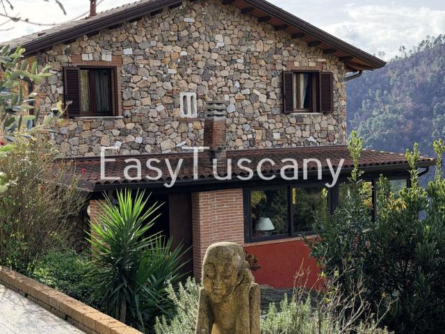 Casa in vendita a Pontecimato, Carrara
