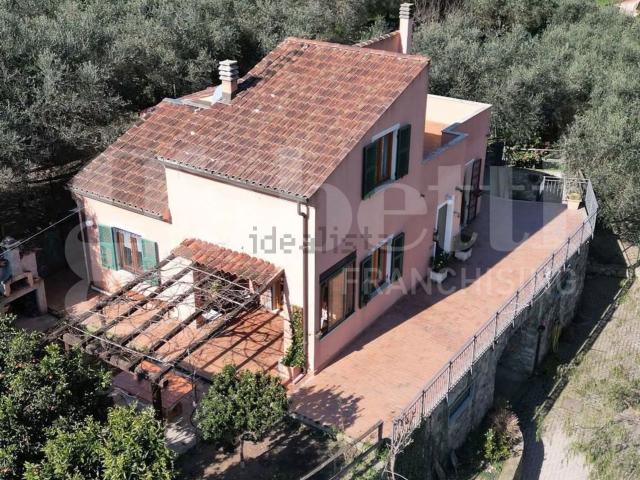 Casa in vendita a Finale Ligure, Liguria