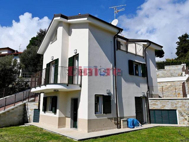 Casa in vendita a Albissola Marina, Liguria