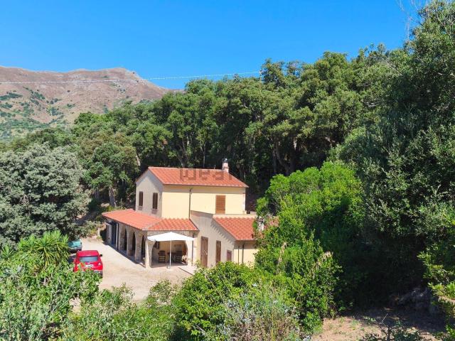 Casa in vendita a Rio, Toscana