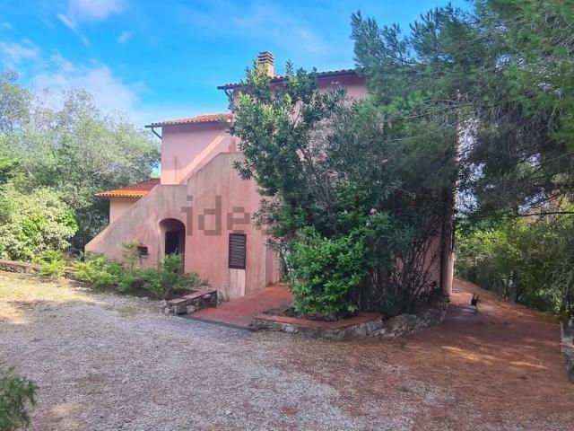 Casa in vendita a Campo nell'Elba, La Pila
