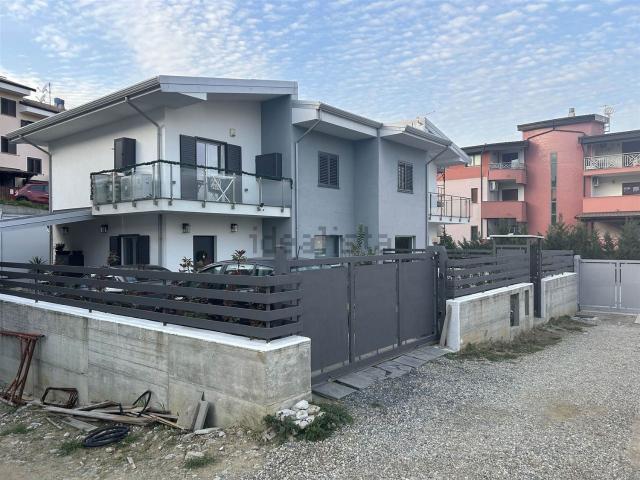 Casa in vendita a Calabria, Cosenza
