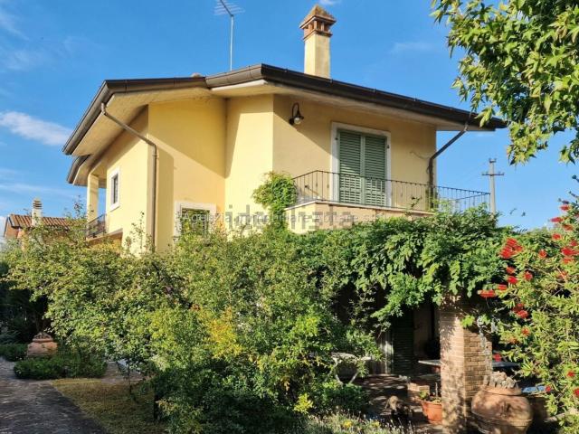 Casa in vendita a Marina Di Massa, Toscana