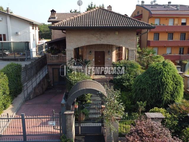 Casa in vendita a Villaggio Ina Casa, Cesate