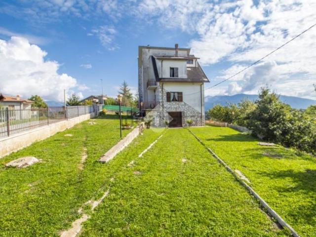 Casa in vendita a Longone Sabino, Lazio