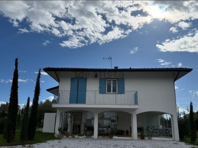 Casa in vendita a Tonfano, Toscana