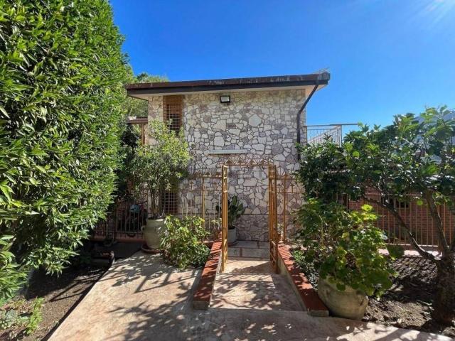 Casa in vendita a Pezzingoli, Monreale